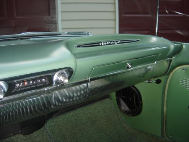 1960 impala 4dr sedan grn 30.JPG